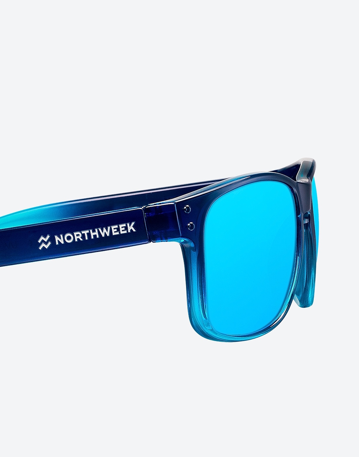 BOLD GRADIANT BBLUE ICE BLUE POLARIZED 1 BOLD GRADIANT BBLUE ICE BLUE POLARIZED