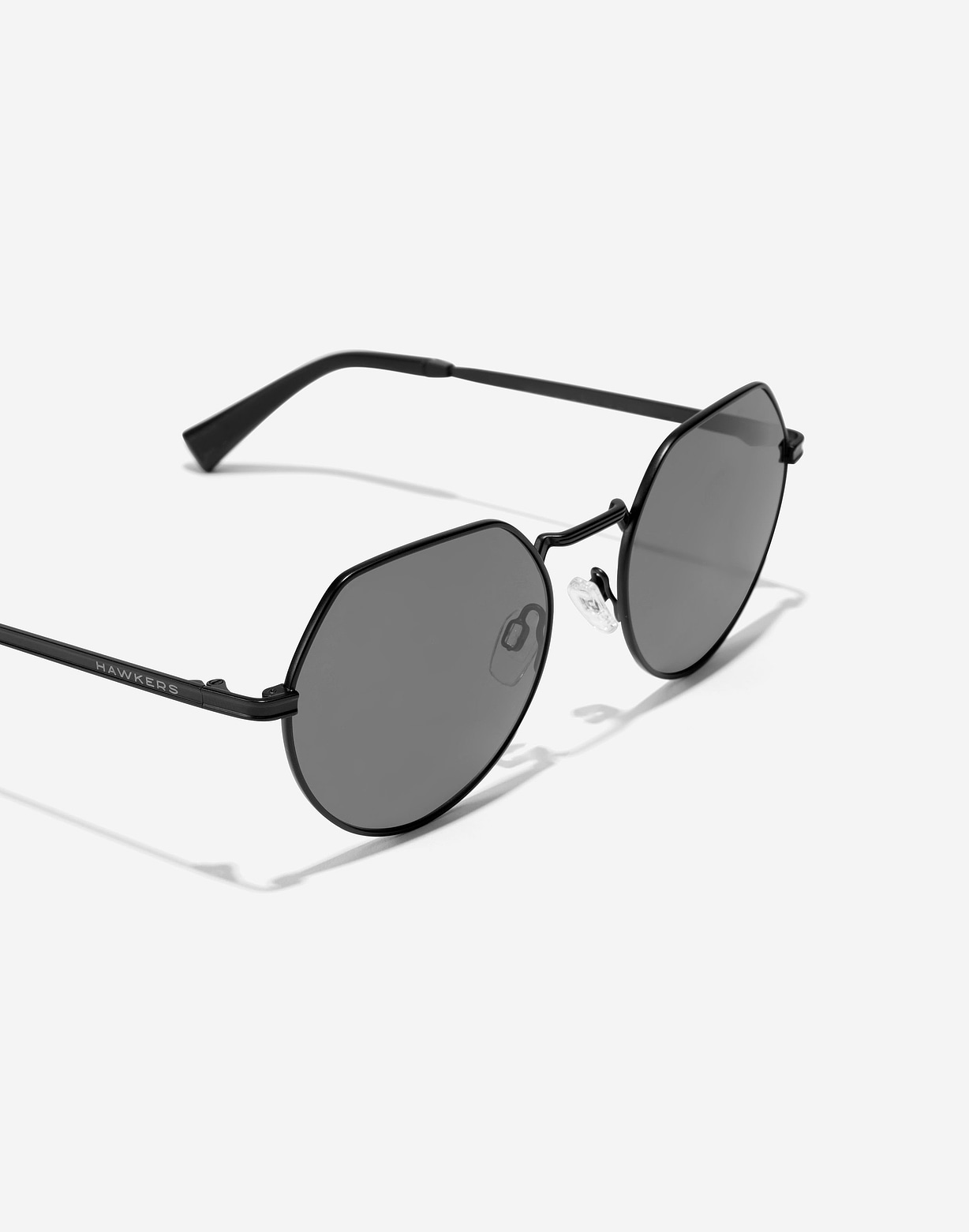 AURA - BLACK 1 AURA - BLACK