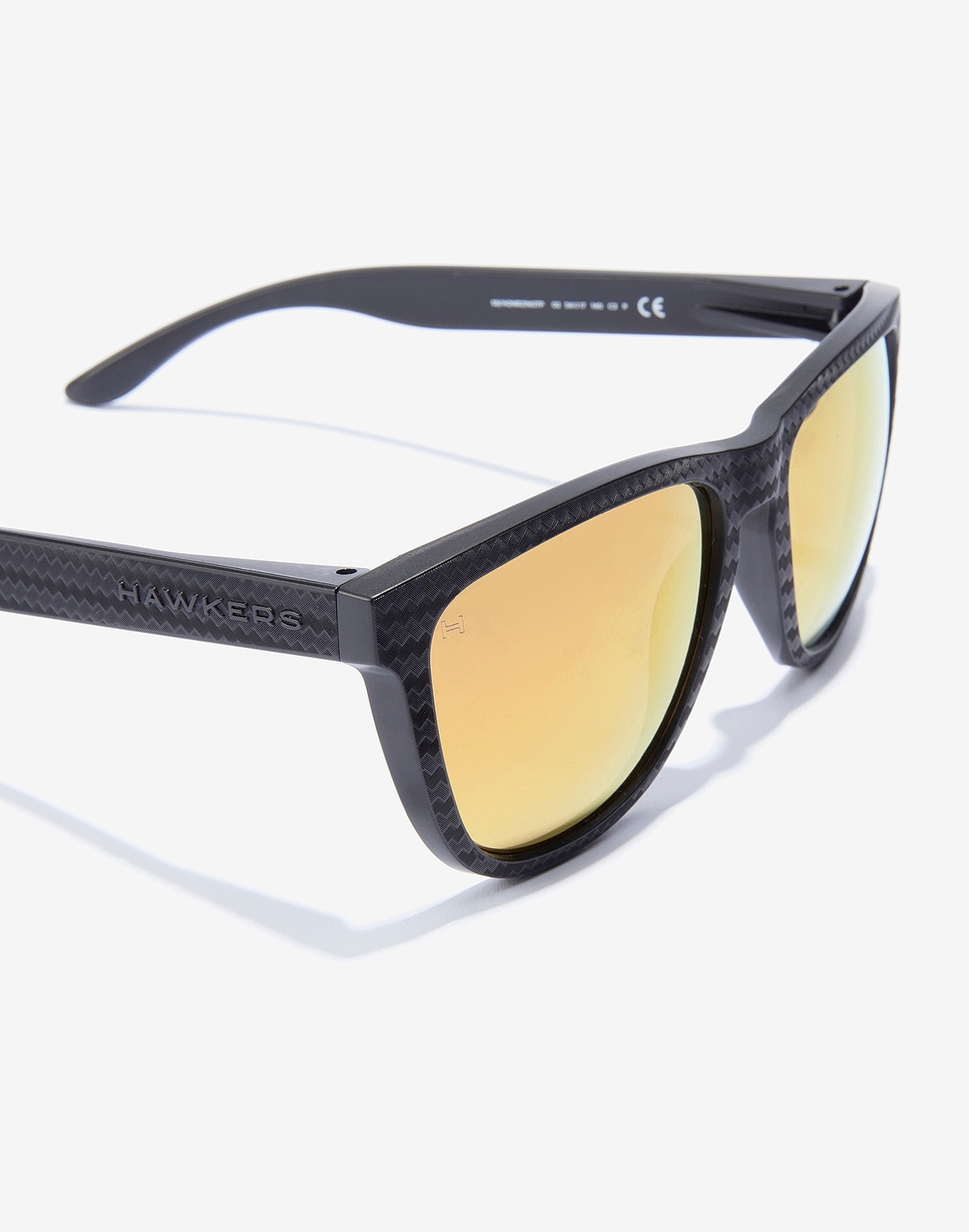 ONE RAW CARBON FIBER - POLARIZED DAYLIGHT 1 ONE RAW CARBON FIBER - POLARIZED DAYLIGHT