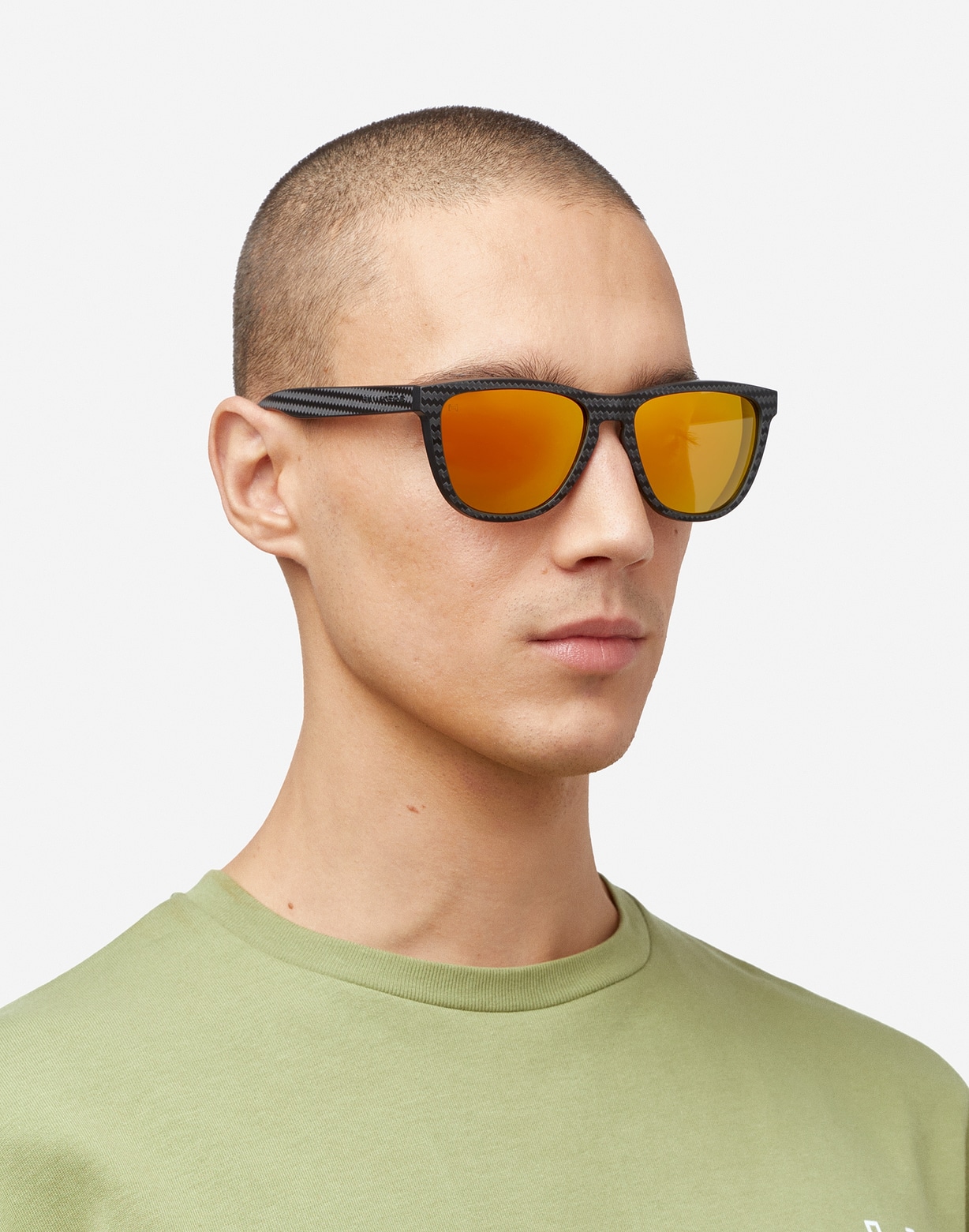 ONE RAW CARBON FIBER - POLARIZED DAYLIGHT 5 ONE RAW CARBON FIBER - POLARIZED DAYLIGHT