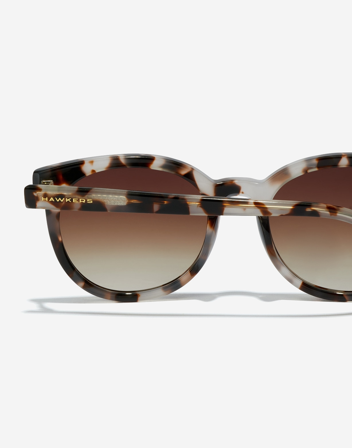 RESORT - LEO BROWN 2 RESORT - LEO BROWN